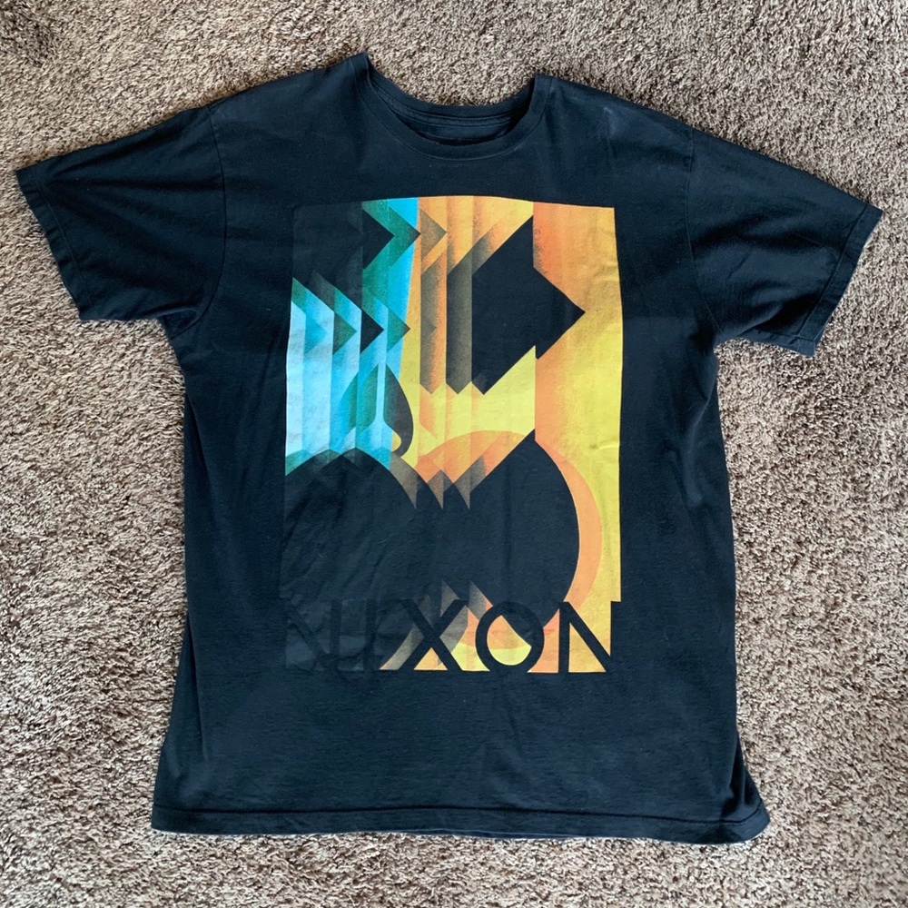 Nixon t shirt